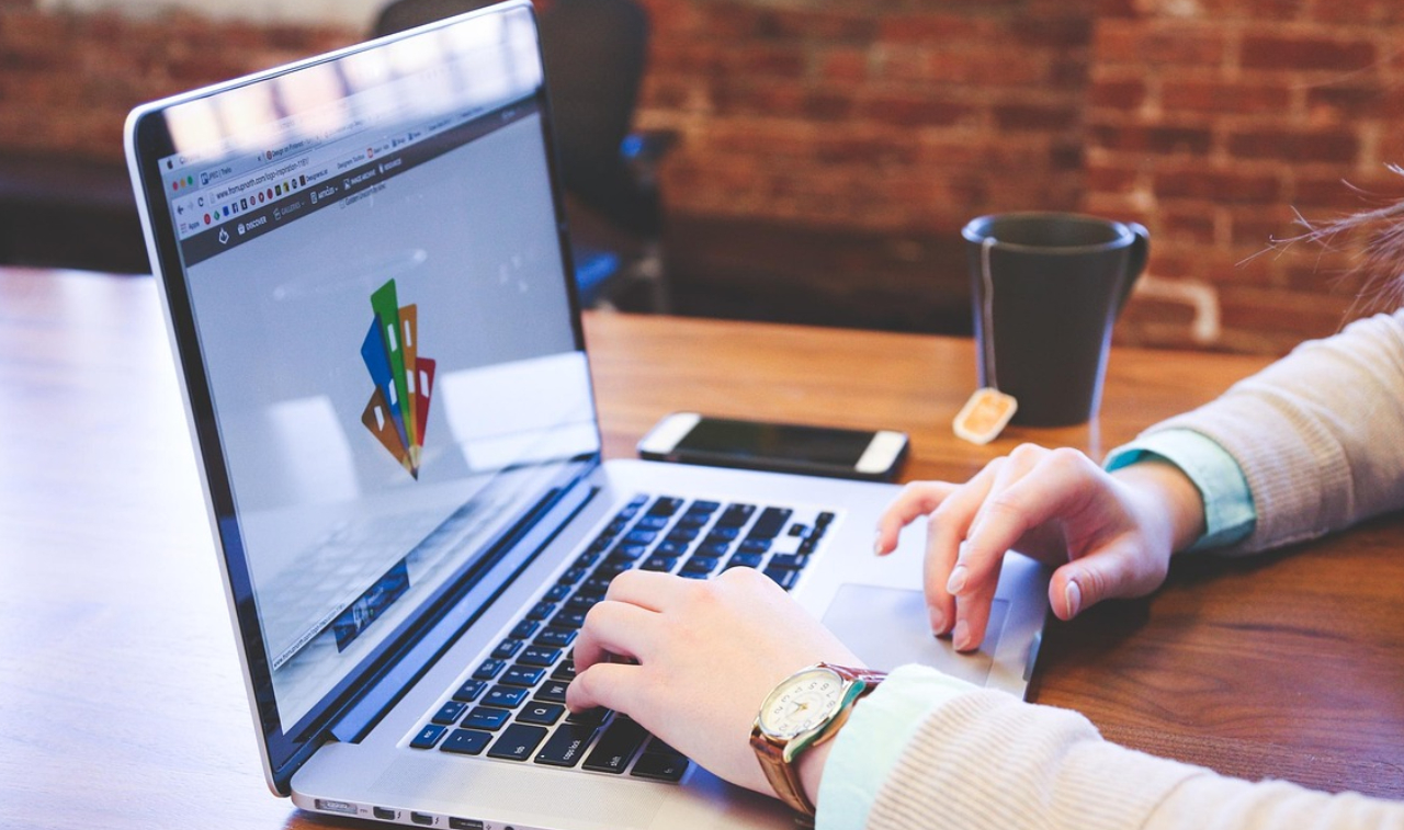 Why You Should Switch to a Digital Business Card in 2026